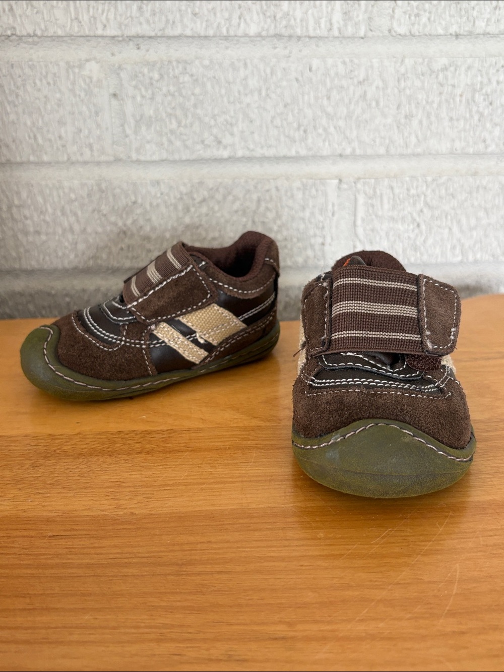 Circo Baby Boy Brown Suede Walker Shoes Rubber Sole Sz 3 Baby Hook Loop Sneaker